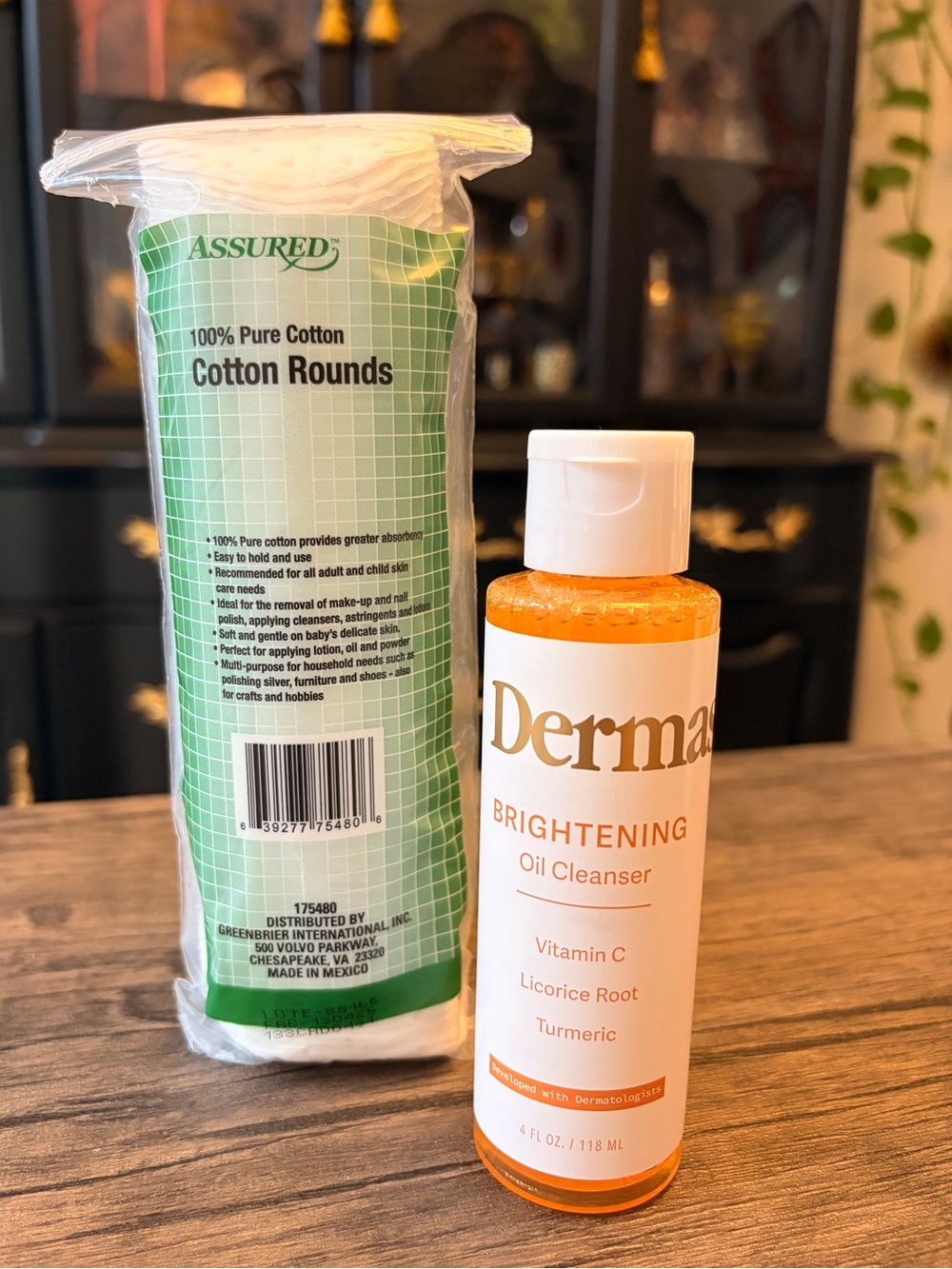 Dermasil Brightening Oil Cleanser Bundle with Cotton Rounds - Picture 5 of 5